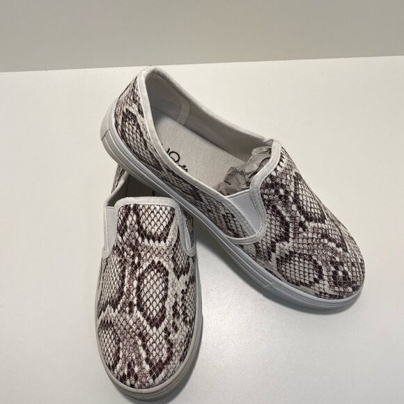 SOHO Girls Faux Snakeskin Embossed Slip Ons ~ Women’s Size 10 ~ Style Jerry-2 - Picture 3 of 9